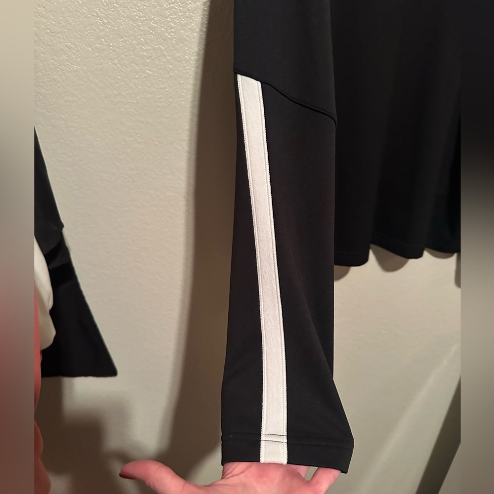 Under Armour Pullover - Picture 3 of 5